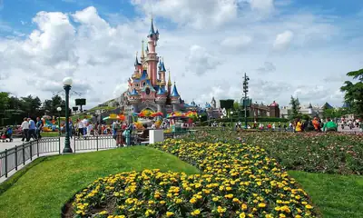 Pariz -25.novembar 2026.